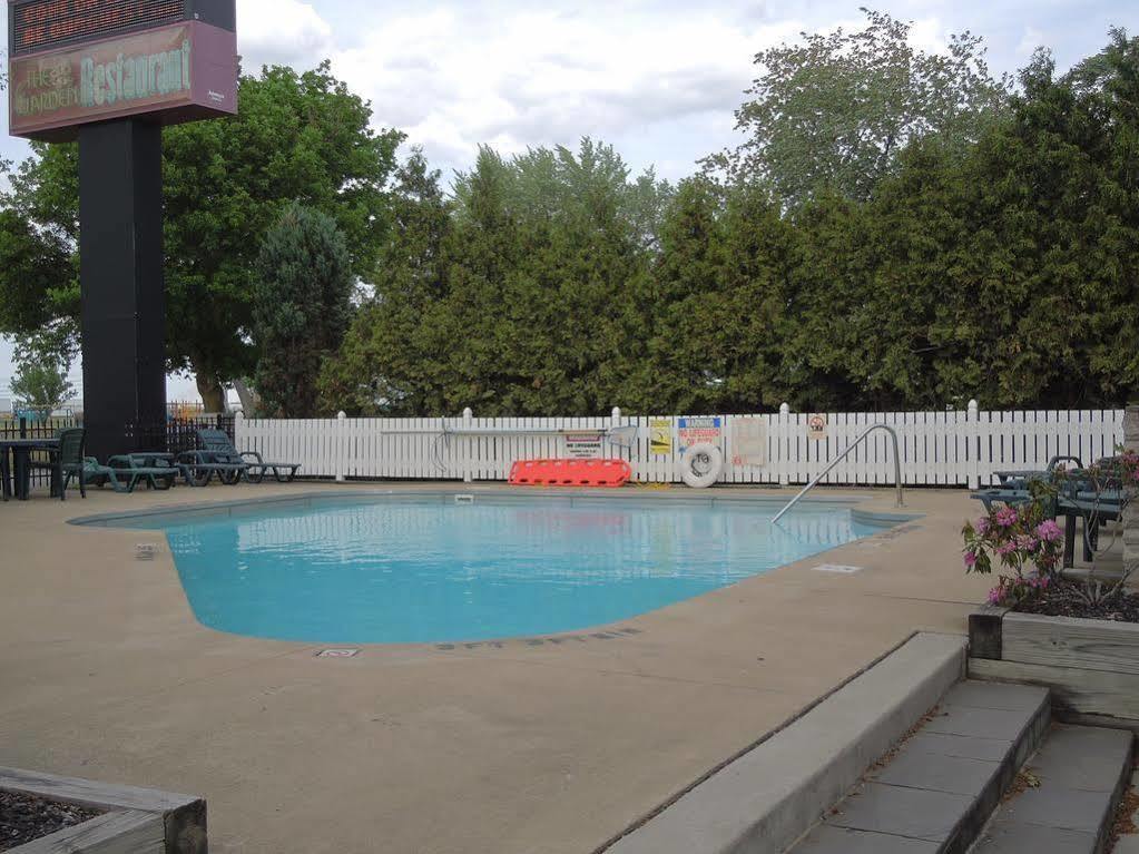 Ourguest Inn & Suites Downtown Port Clinton Buitenkant foto