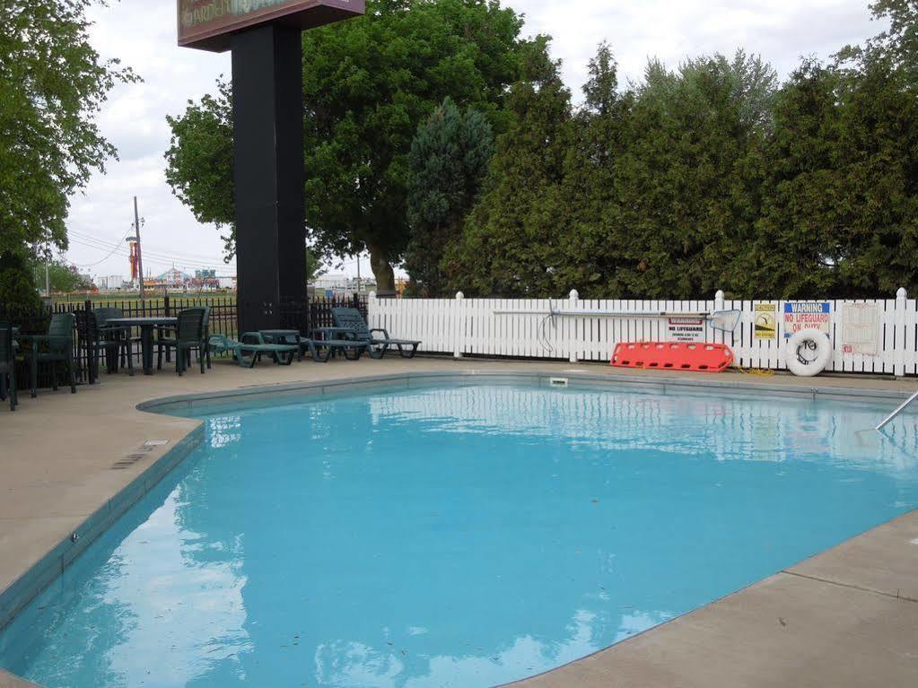 Ourguest Inn & Suites Downtown Port Clinton Buitenkant foto